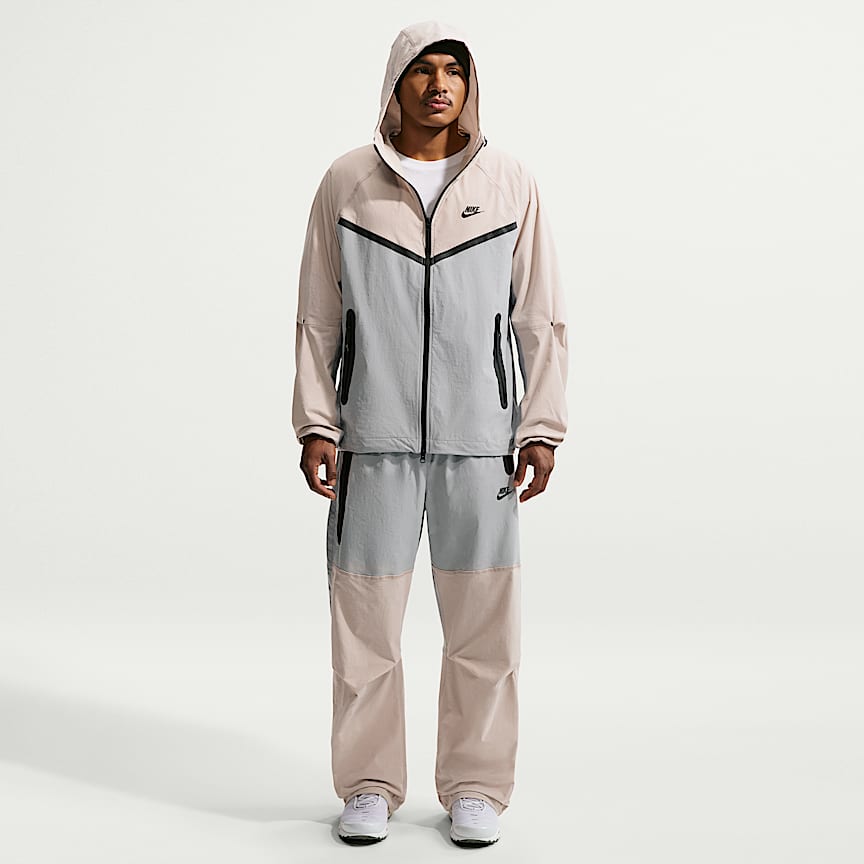 Nike Tech Men's Woven Oversized Pants. Nike.com